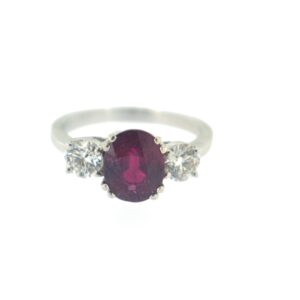 Anello rubino e 2 diamanti