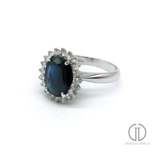 Anello con zaffiro 2,50 ct e diamanti 0,40 ct